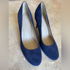 Navy blue Marc fisher suede heels